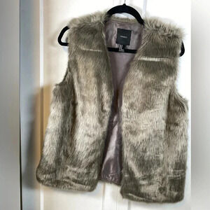 Forever 21 | Faux Fur vest - medium